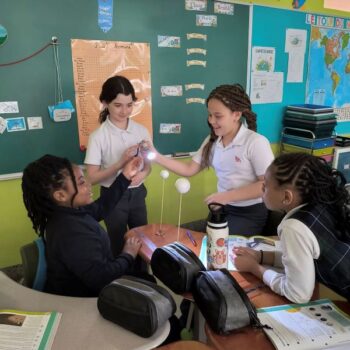 Activité de sciences à l'école Sainte-Anne