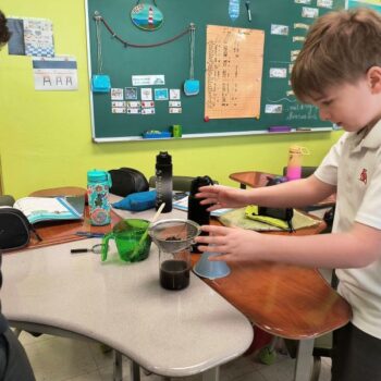Projet sur la purification de l'eau à l'école Sainte-Anne